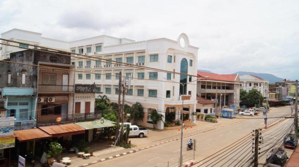Lankham Hotel Pakse Dış mekan fotoğraf